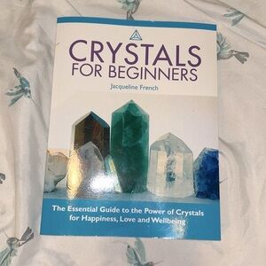 CRYSTALS FOR BEGINNERS BOOK